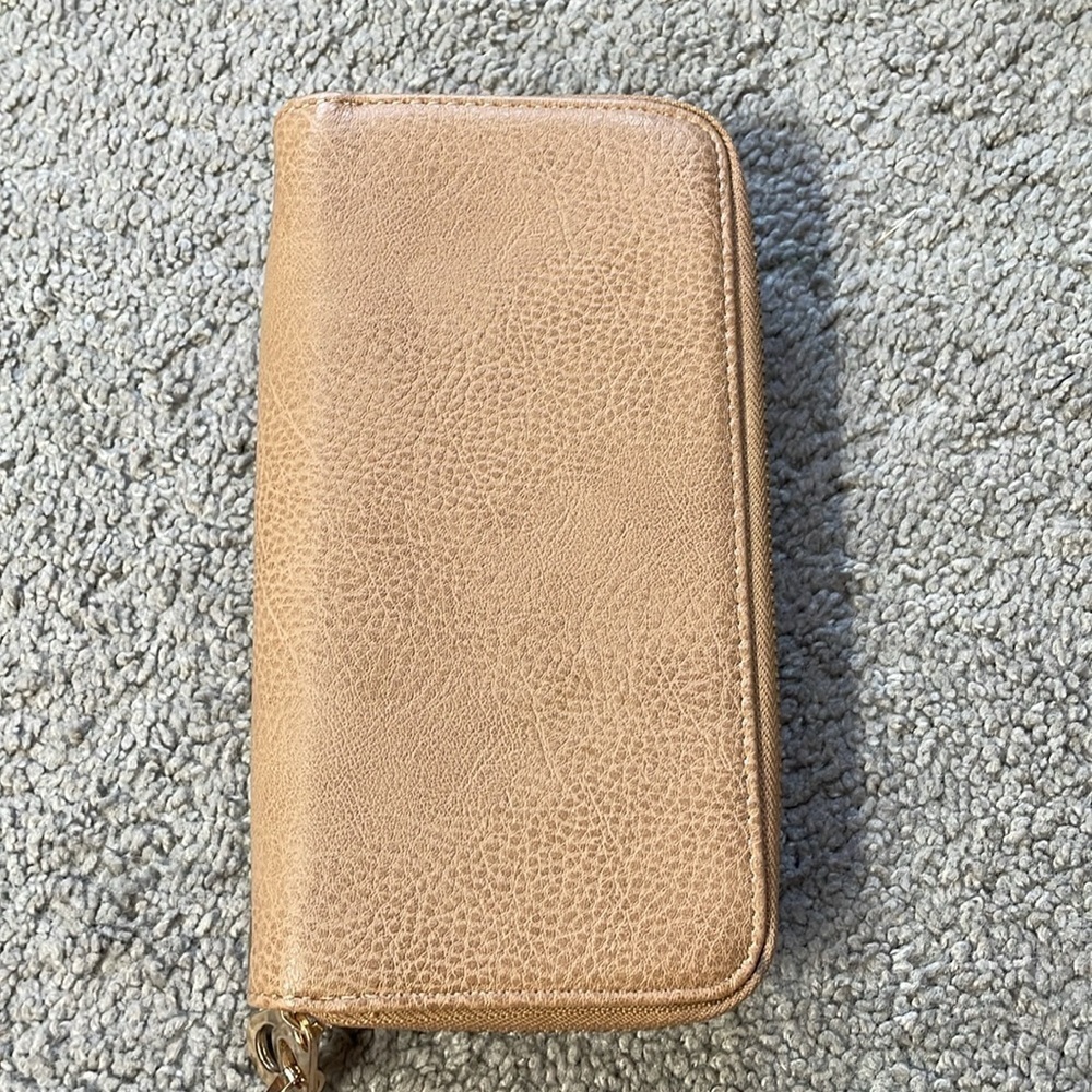Wendy Keen Beige & Gold Multiple Compartment Zipper Wristlet Wallet - Picture 4 of 9